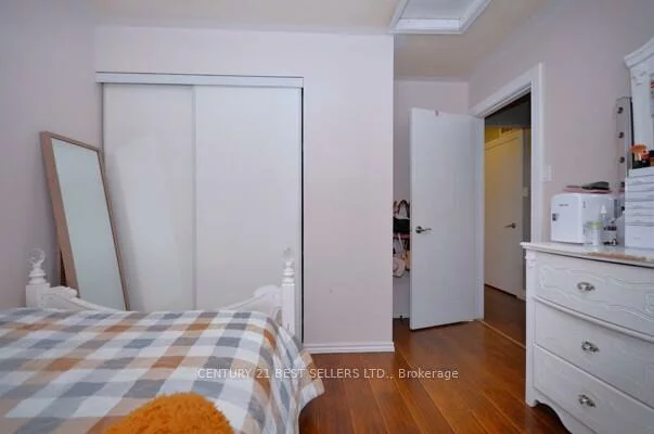 107, Bristol, Hurontario, Mississauga