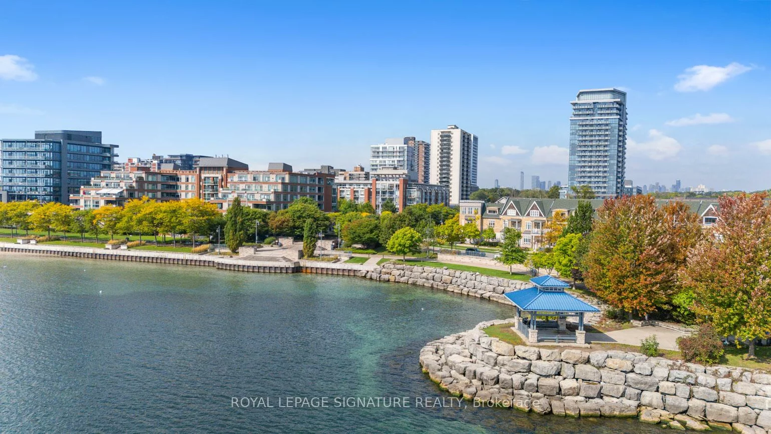 80, Port, Port Credit, Mississauga