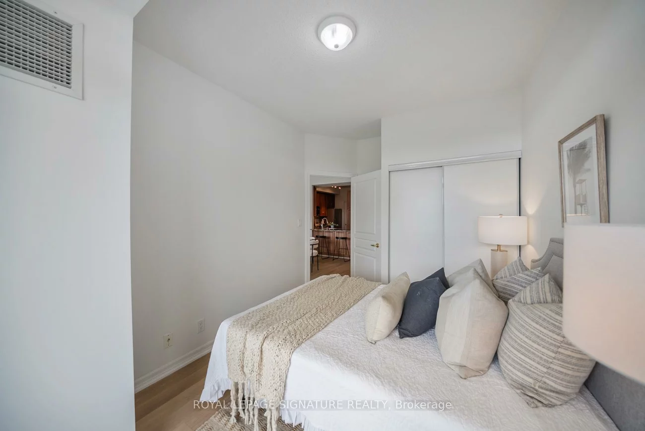 80, Port, Port Credit, Mississauga