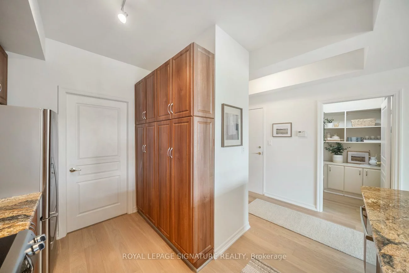 80, Port, Port Credit, Mississauga