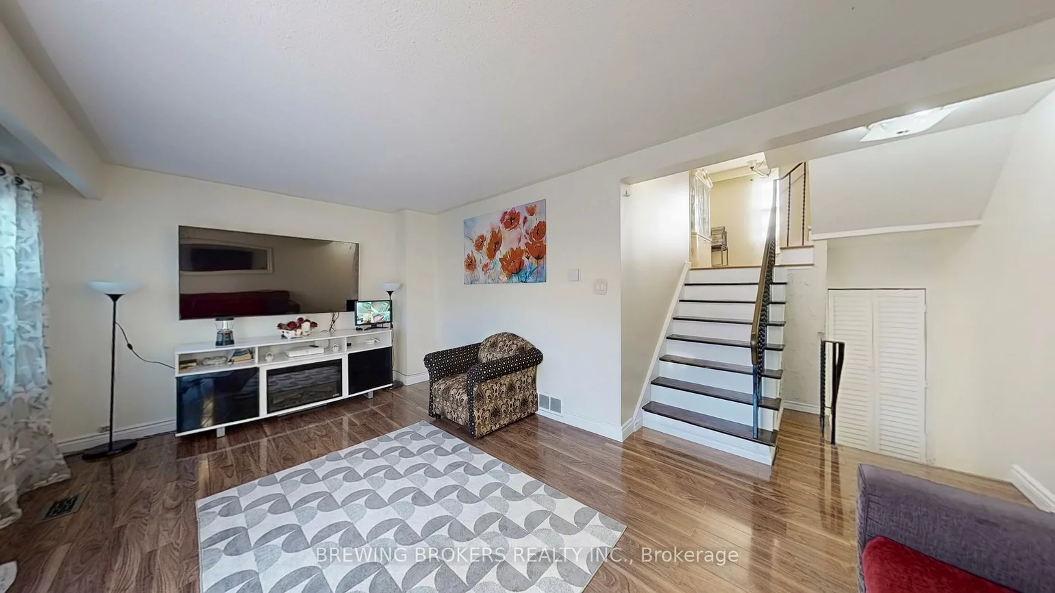 7255, Dooley, Malton, Mississauga