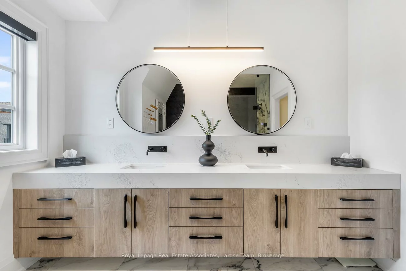 10, Lunar, Streetsville, Mississauga