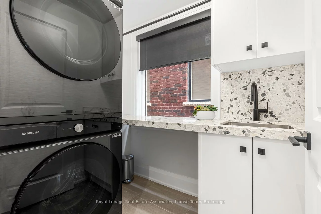 10, Lunar, Streetsville, Mississauga