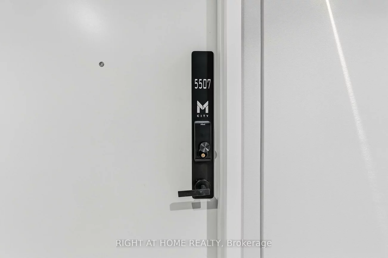 3883, Quartz, City Centre, Mississauga