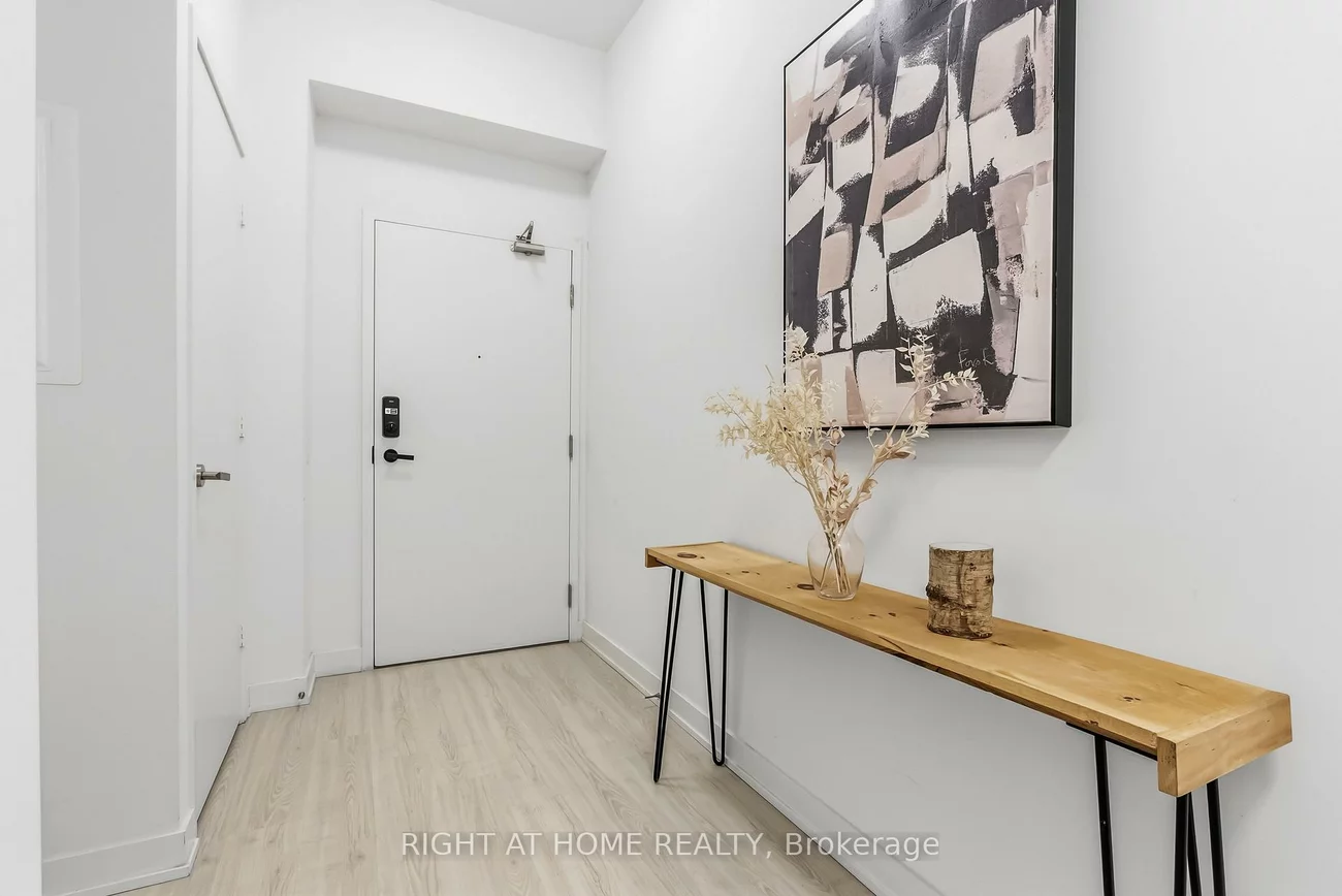 3883, Quartz, City Centre, Mississauga