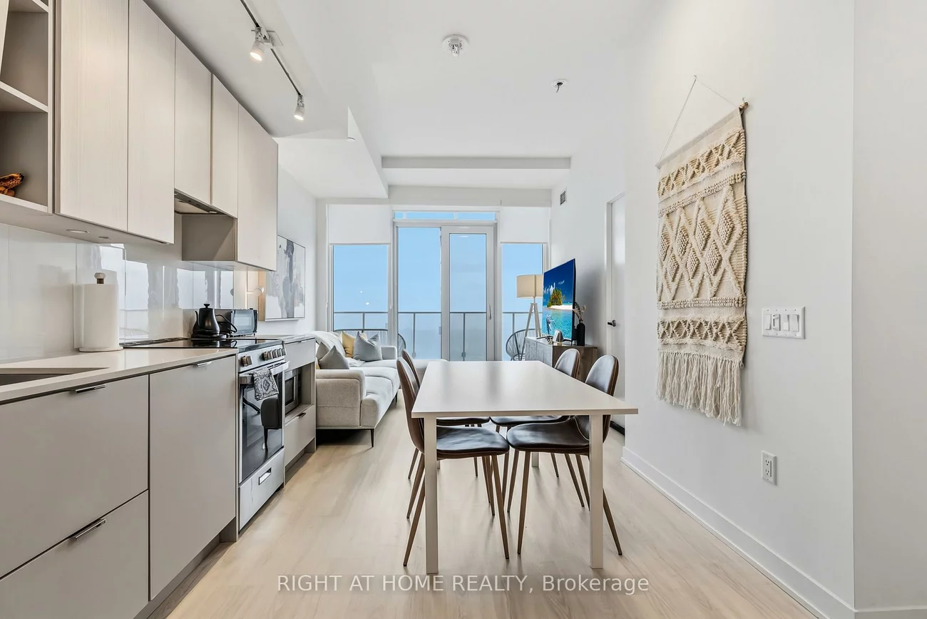 3883, Quartz, City Centre, Mississauga