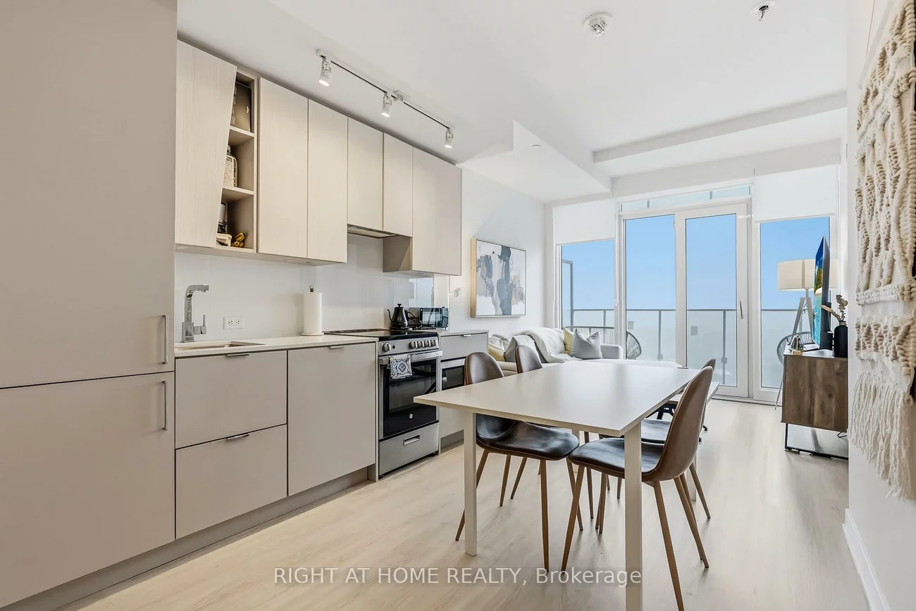 3883, Quartz, City Centre, Mississauga