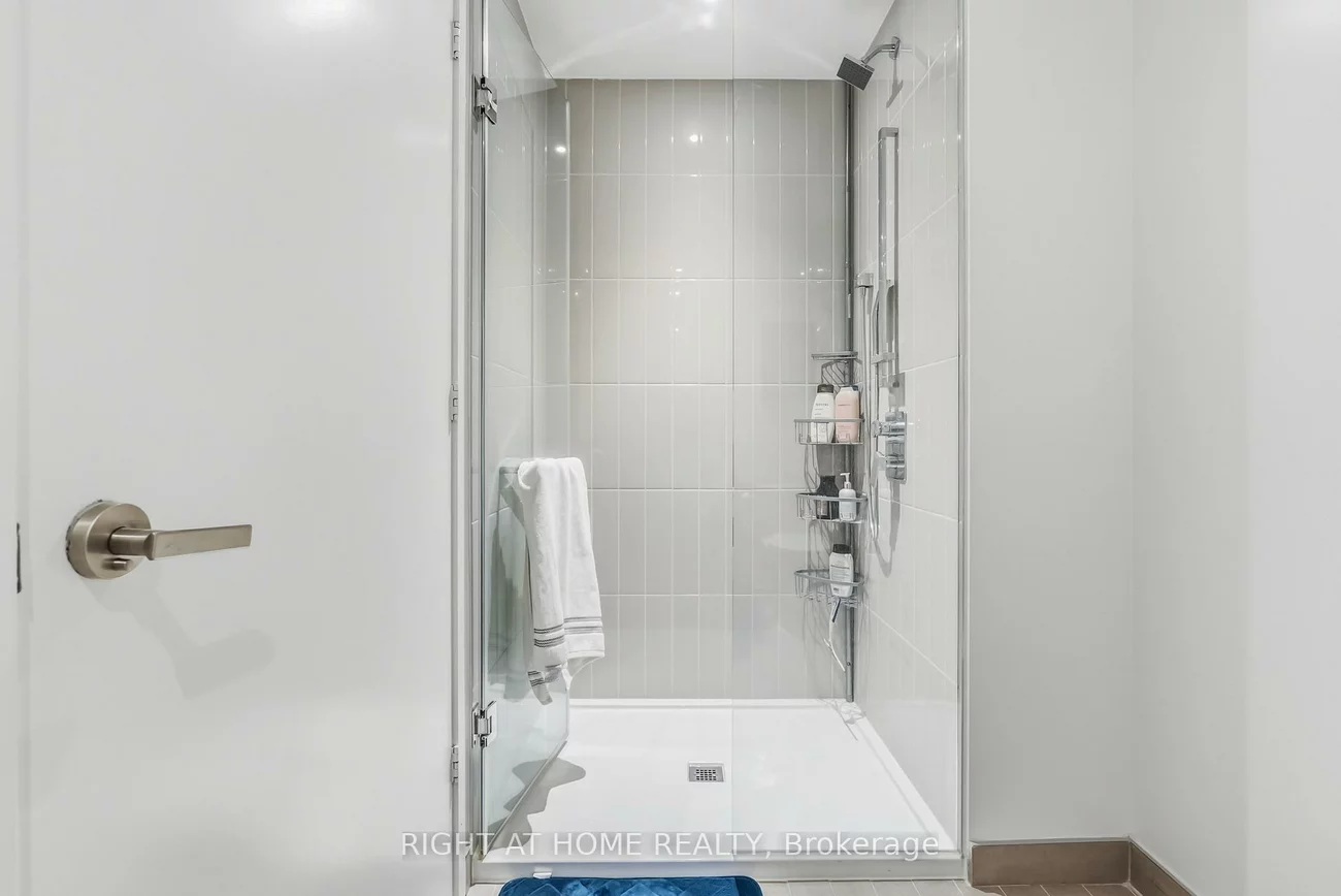 3883, Quartz, City Centre, Mississauga
