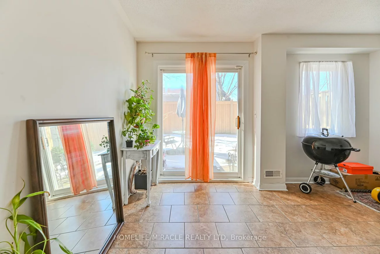 1128, Dundas, Erindale, Mississauga