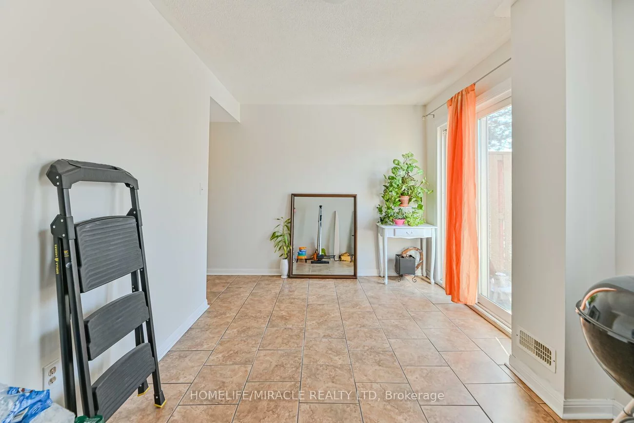 1128, Dundas, Erindale, Mississauga