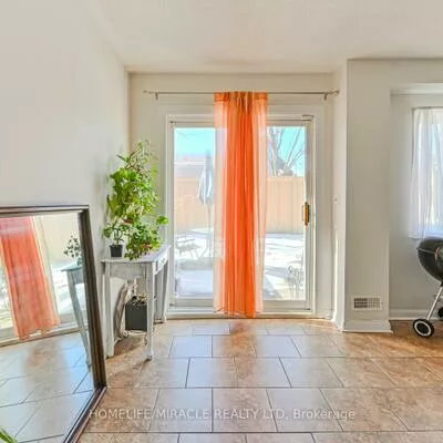 1128, Dundas, Erindale, Mississauga