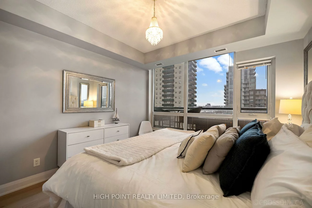 1, Hurontario, Port Credit, Mississauga