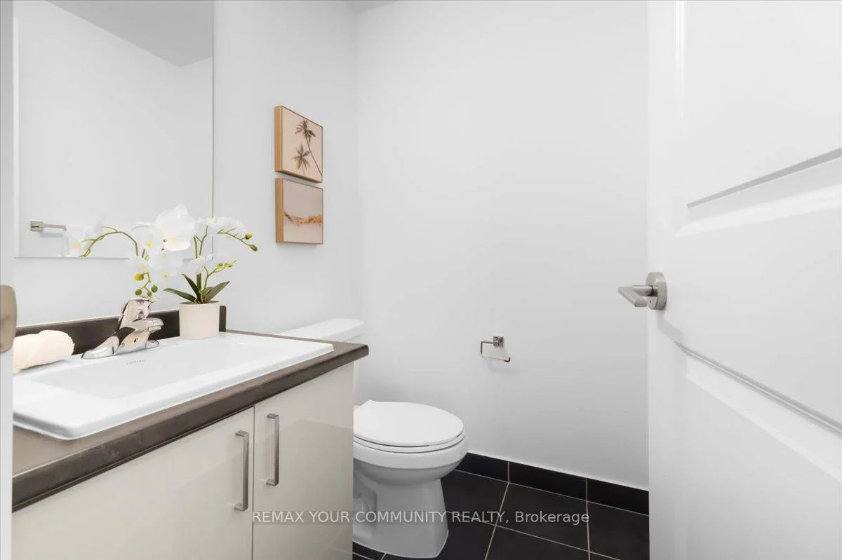 1063, Douglas McCurdy Common, Lakeview, Mississauga