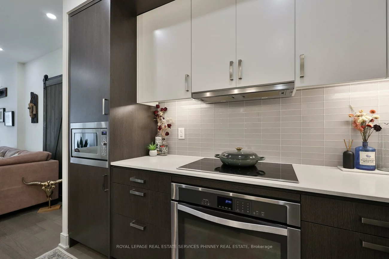 1575, Lakeshore, Clarkson, Mississauga