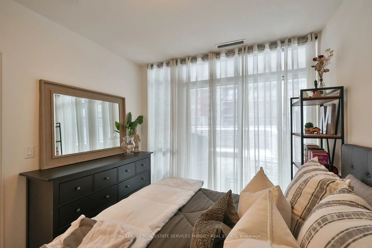 1575, Lakeshore, Clarkson, Mississauga