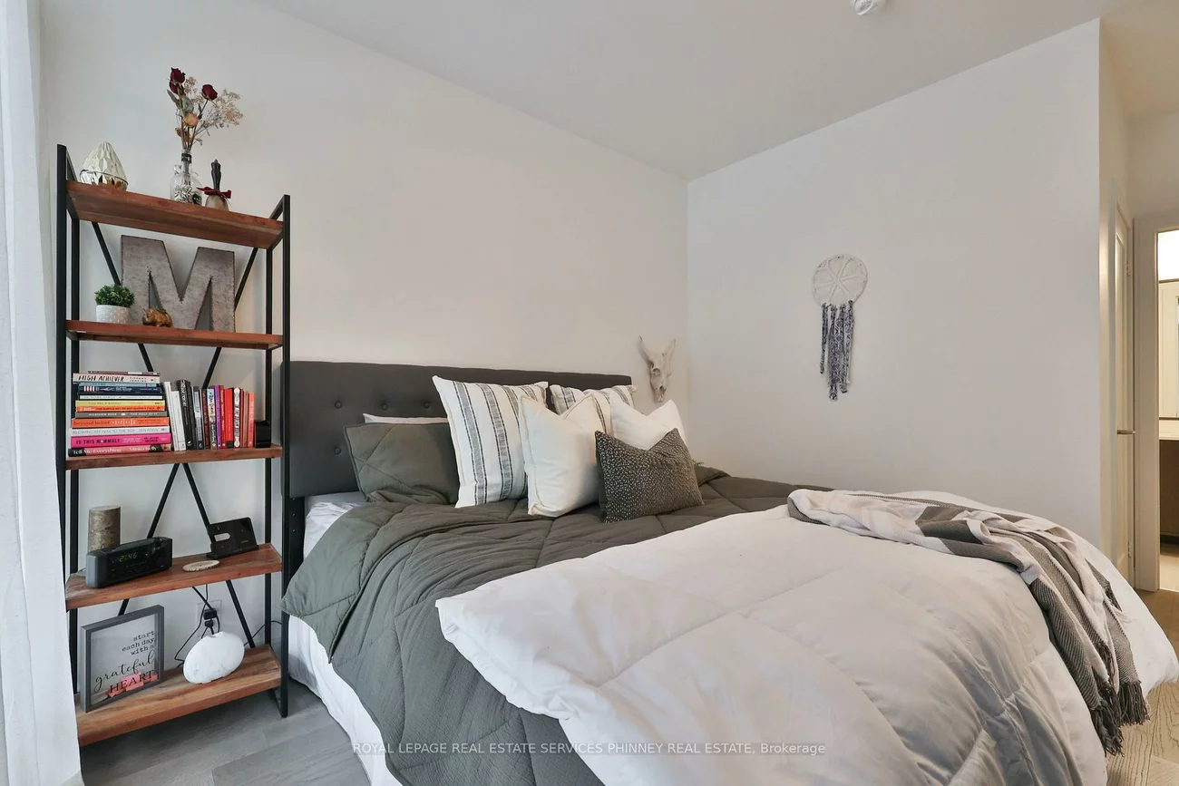 1575, Lakeshore, Clarkson, Mississauga