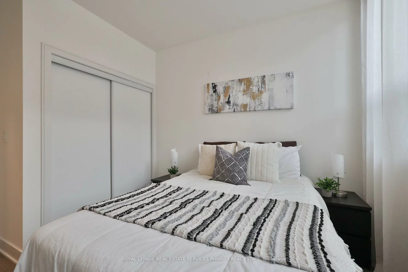 1575, Lakeshore, Clarkson, Mississauga