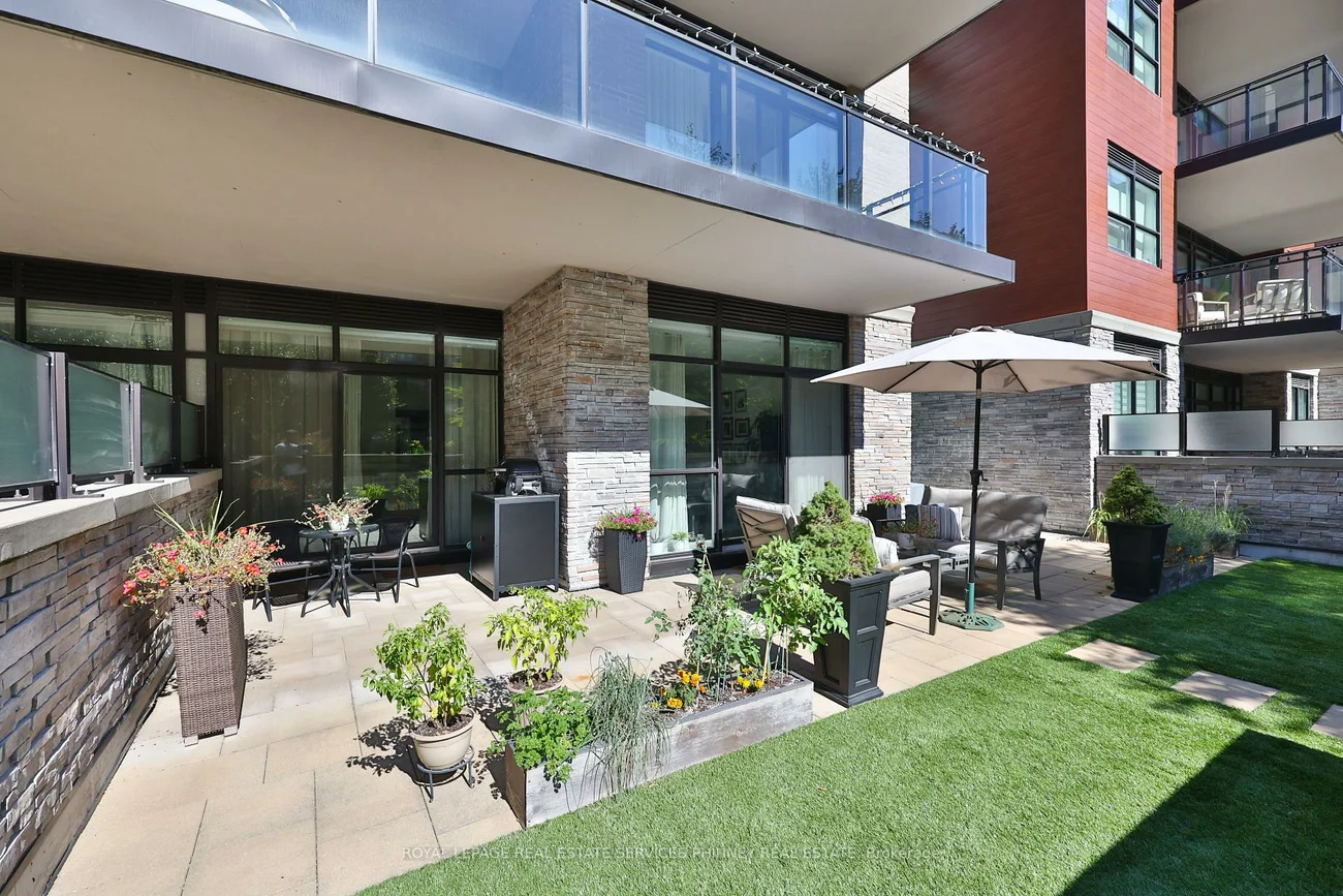 1575, Lakeshore, Clarkson, Mississauga