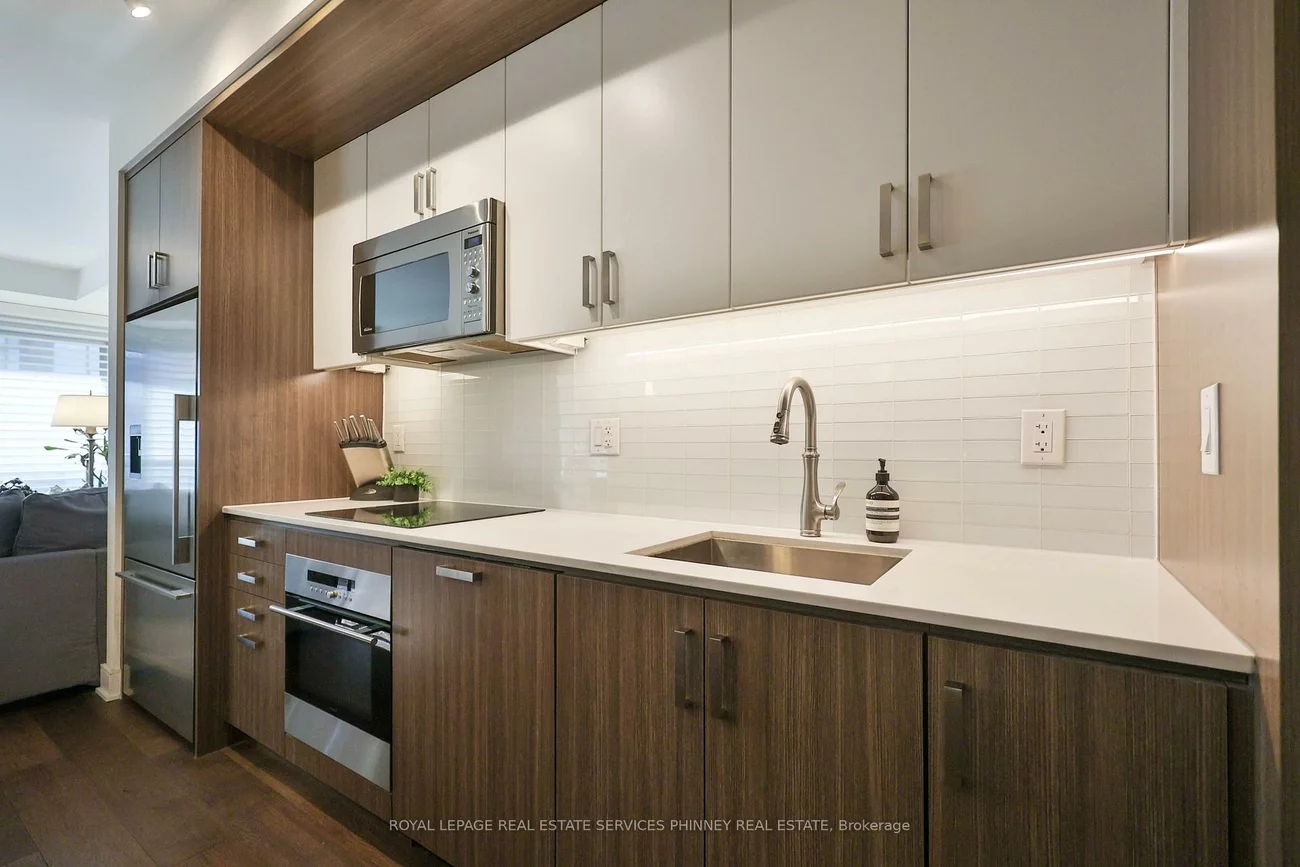 1575, Lakeshore, Clarkson, Mississauga