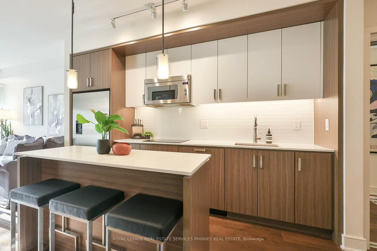 1575, Lakeshore, Clarkson, Mississauga