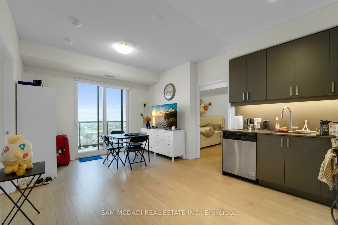 8, Nahani, Hurontario, Mississauga