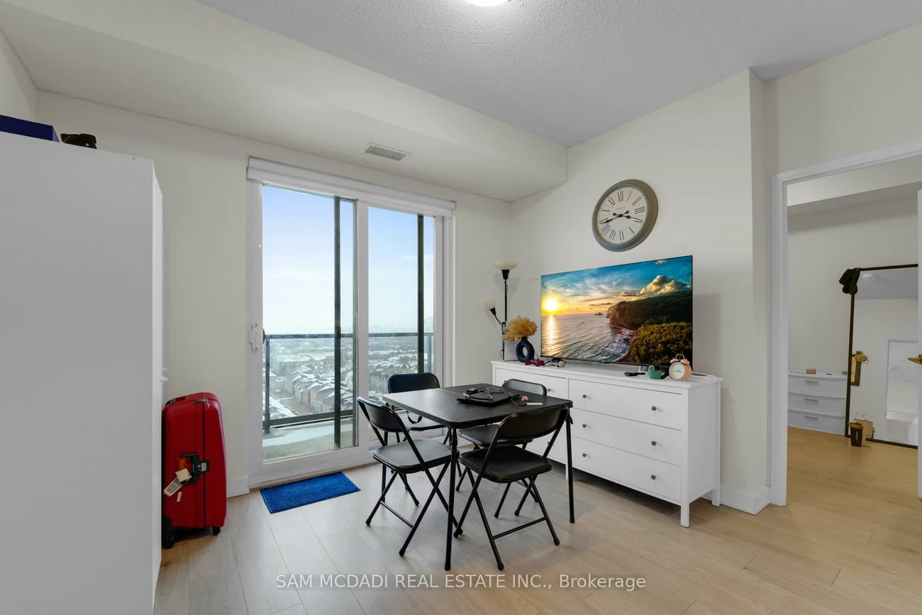 8, Nahani, Hurontario, Mississauga