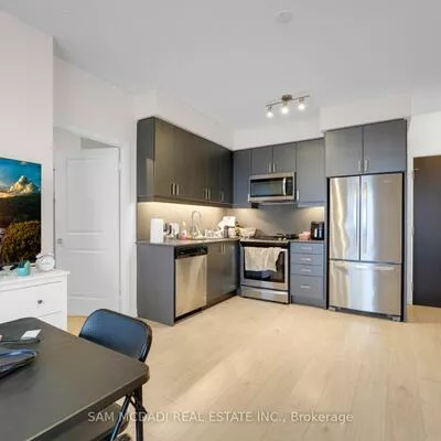 8, Nahani, Hurontario, Mississauga