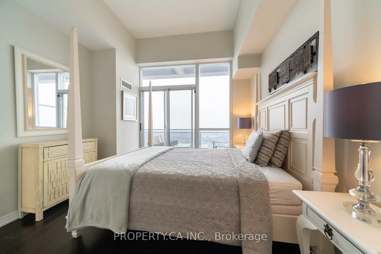 223, Webb, City Centre, Mississauga