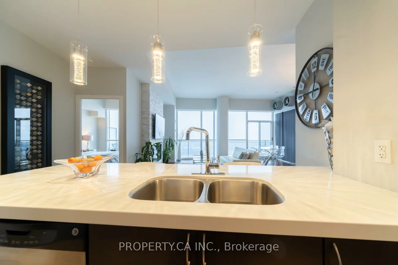 223, Webb, City Centre, Mississauga