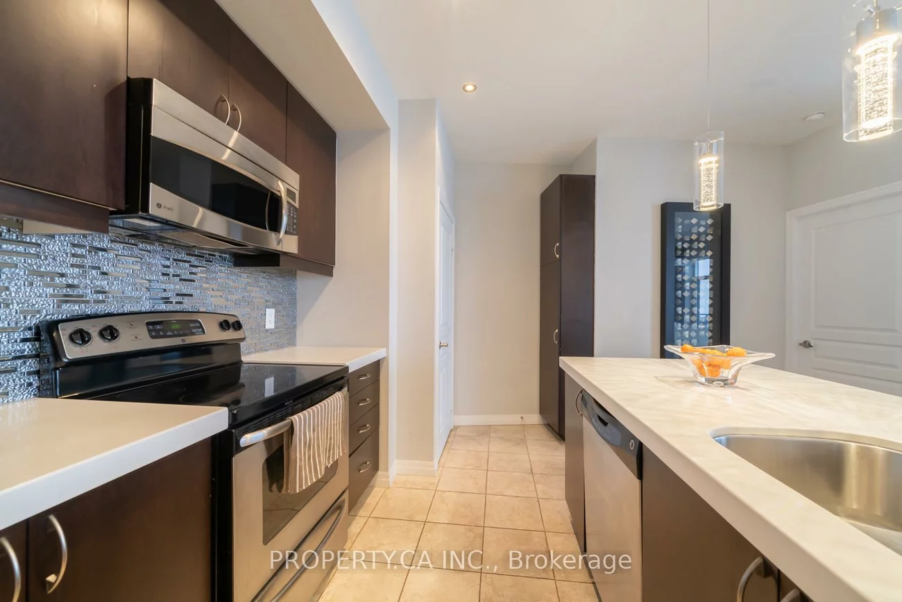 223, Webb, City Centre, Mississauga