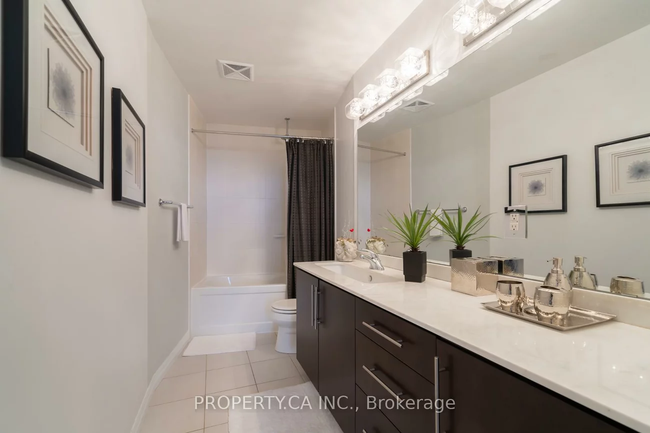 223, Webb, City Centre, Mississauga