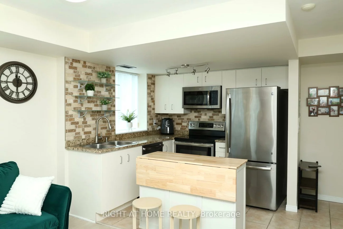 2565, Erin Centre, Central Erin Mills, Mississauga