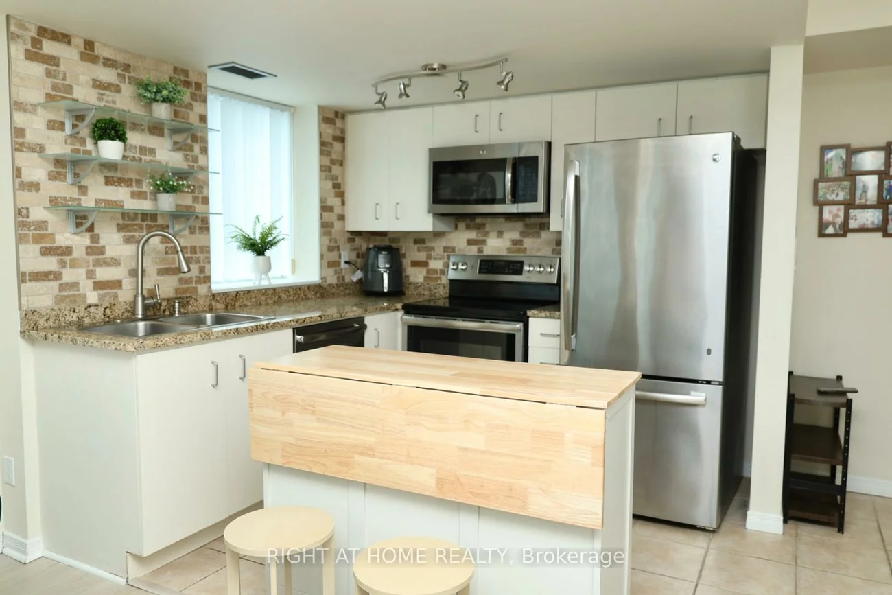 2565, Erin Centre, Central Erin Mills, Mississauga