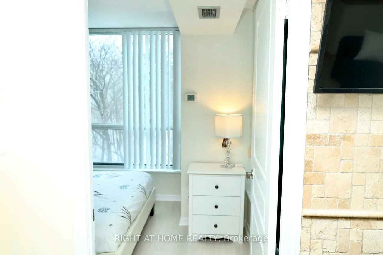 2565, Erin Centre, Central Erin Mills, Mississauga