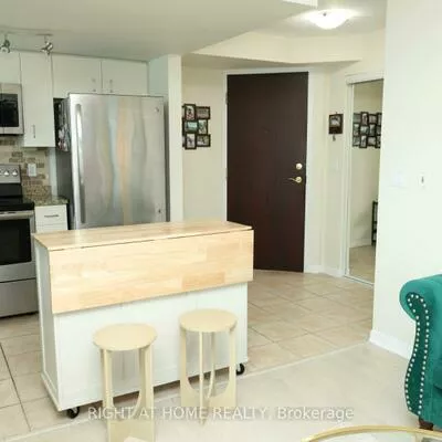 2565, Erin Centre, Central Erin Mills, Mississauga