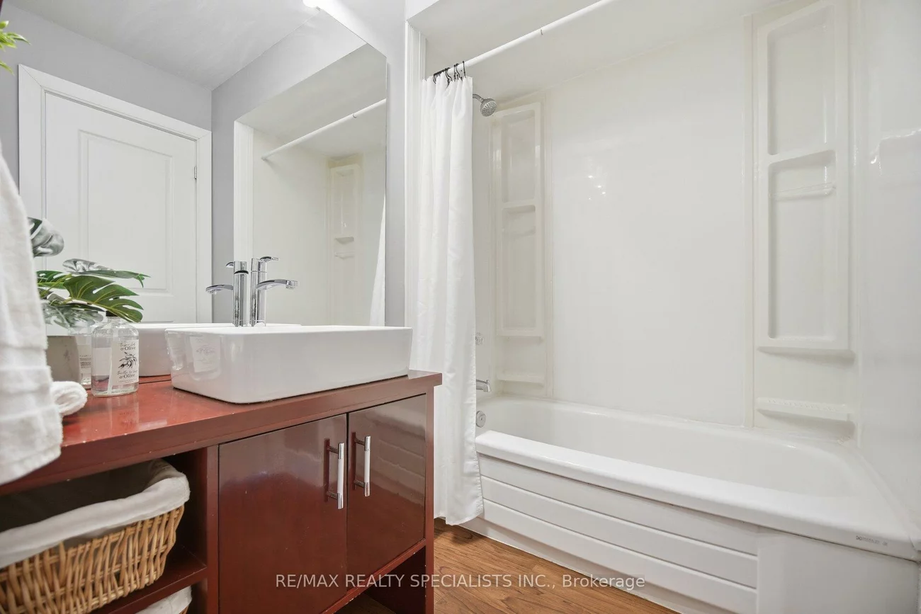 6859, Edenwood, Meadowvale, Mississauga