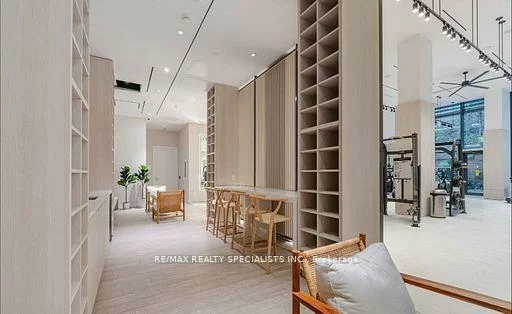 28, ANN, Port Credit, Mississauga