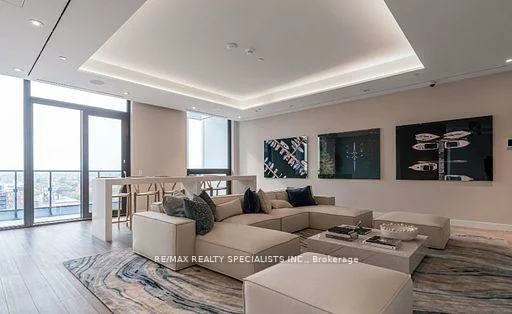 28, ANN, Port Credit, Mississauga