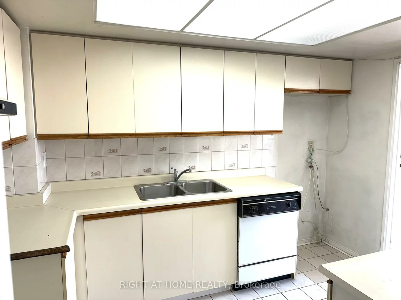 1111, Bough Beeches, Rathwood, Mississauga