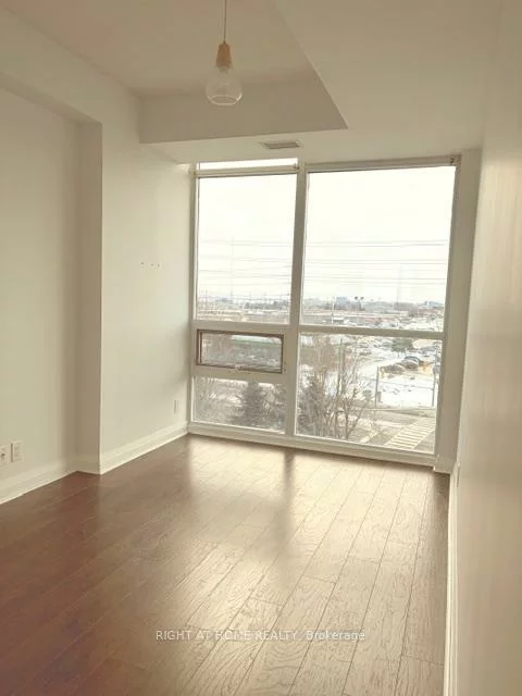 1055, Southdown, Clarkson, Mississauga