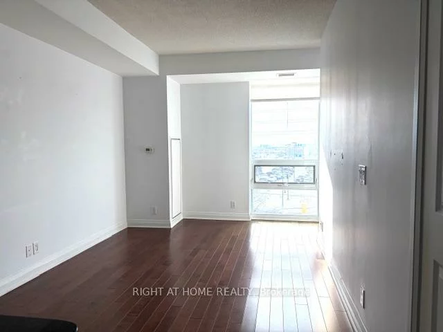 1055, Southdown, Clarkson, Mississauga