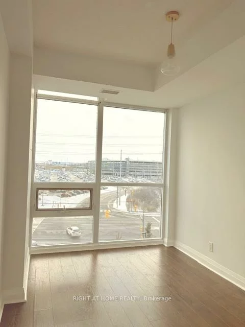 1055, Southdown, Clarkson, Mississauga