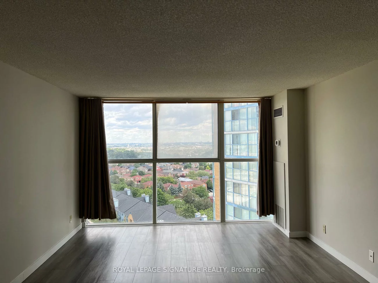 25, Trailwood, Hurontario, Mississauga