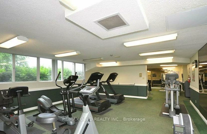 3700, Kaneff, Mississauga Valleys, Mississauga