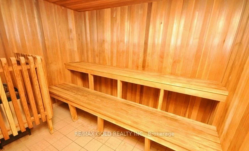 3700, Kaneff, Mississauga Valleys, Mississauga