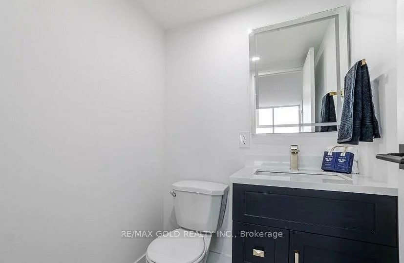 3700, Kaneff, Mississauga Valleys, Mississauga