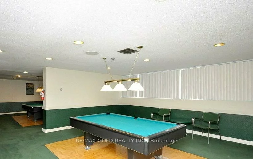 3700, Kaneff, Mississauga Valleys, Mississauga