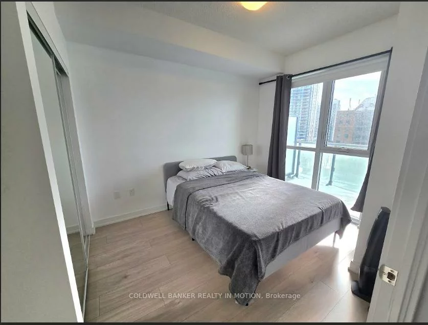 8, Nahani, Hurontario, Mississauga