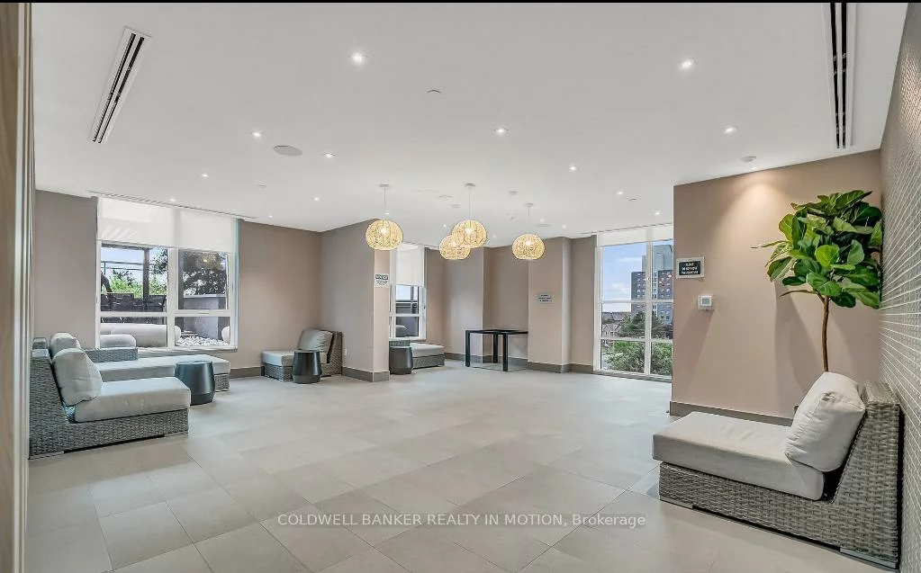 8, Nahani, Hurontario, Mississauga