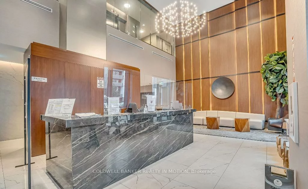 8, Nahani, Hurontario, Mississauga